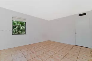 10525 SW 112th Ave, Miami, FL 33176 - Photo 13