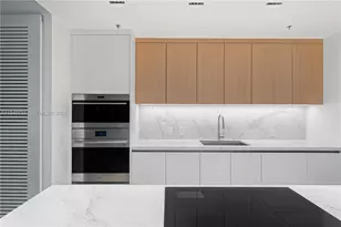 1700 Meridian Ave, Miami Beach, FL 33139 - Photo 9