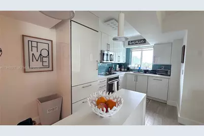 5900 Collins Ave #608, Miami Beach, FL 33140 - Photo 7
