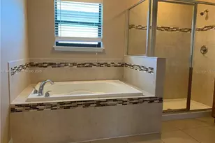 11016 Tahiti Isle Ln, Other City - In The State Of Florida, FL 33647 - Photo 13