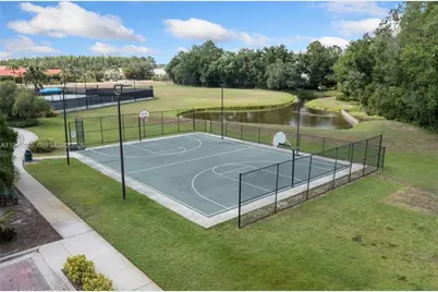 11016 Tahiti Isle Ln, Other City - In The State Of Florida, FL 33647 - Photo 39