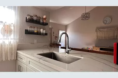 8189 SW 24th St #8189, Davie, FL 33324 - Photo 11