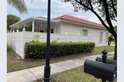 3725 NE 11th St, Homestead, FL 33033 - Photo 3