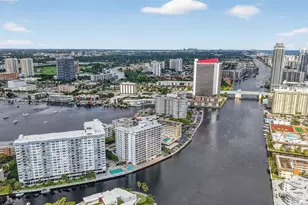 121 Golden Isles Dr, Hallandale Beach, FL 33009 - Photo 19