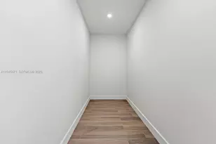 740 NW 24th Ct, Miami, FL 33125 - Photo 37