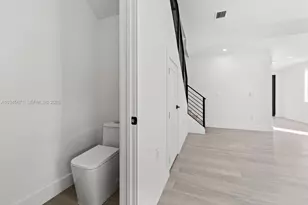 740 NW 24th Ct, Miami, FL 33125 - Photo 25