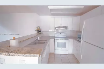 10099 NW 4 Lane #3-9, Miami, FL 33172 - Photo 3