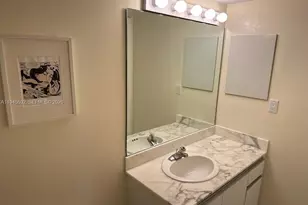 2555 Collins Ave, Miami Beach, FL 33140 - Photo 9