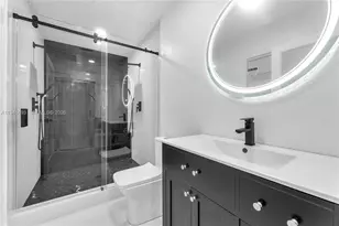 1541 NW 1st Ct, Miami, FL 33136 - Photo 5