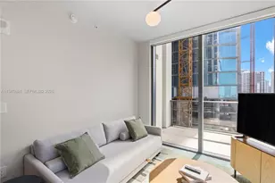 11 NE 6th St, Miami, FL 33132 - Photo 5