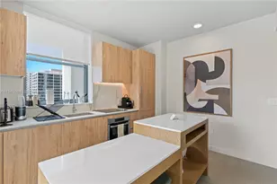 11 NE 6th St, Miami, FL 33132 - Photo 19