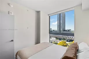 11 NE 6th St, Miami, FL 33132 - Photo 9