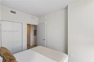 11 NE 6th St, Miami, FL 33132 - Photo 11