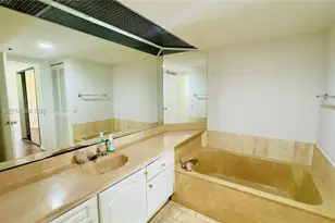 1717 N Bayshore Dr, Miami, FL 33132 - Photo 9