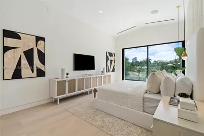 536 W 51st St, Miami Beach, FL 33140 - Photo 17