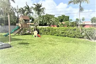 1807 N 40th Ave, Hollywood, FL 33021 - Photo 3