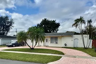 210 SW 65th Ave, Pembroke Pines, FL 33023 - Photo 3