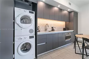 227 NE 2nd St, Miami, FL 33132 - Photo 23