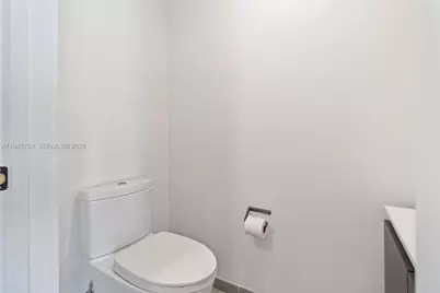 227 NE 2nd St #2506, Miami, FL 33132 - Photo 13