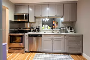 459 Lakeview Dr, Weston, FL 33326 - Photo 11