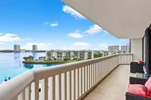 1000 W Island Blvd, Aventura, FL 33160 - Photo 15
