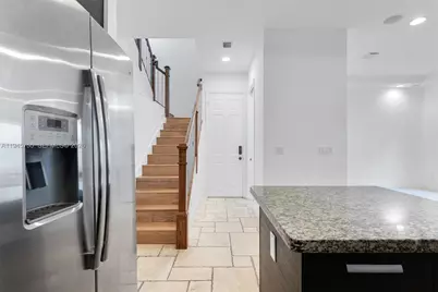 8453 NW 51st Ter #8453, Doral, FL 33166 - Photo 5