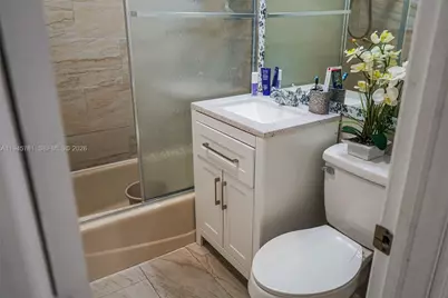 1190 W 33rd St, Hialeah, FL 33012 - Photo 43