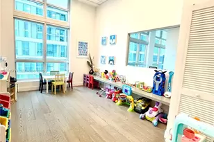 300 S Biscayne Blvd, Miami, FL 33131 - Photo 5