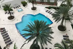 300 S Biscayne Blvd, Miami, FL 33131 - Photo 1