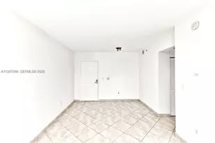 110 Washington Ave, Miami Beach, FL 33139 - Photo 13