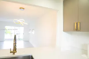 220 SW 9th Ave, Hallandale Beach, FL 33009 - Photo 25