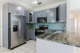 1101 SW 86th Ave, Pembroke Pines, FL 33025 - Photo 9