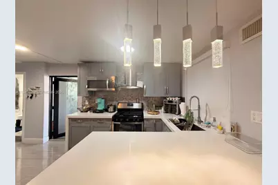 10417 NW 129th St #B, Hialeah Gardens, FL 33018 - Photo 1