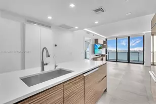 460 NE 28th St, Miami, FL 33137 - Photo 9