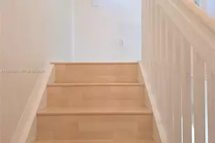 8544 NW 140th Terrace, Miami Lakes, FL 33016 - Photo 9