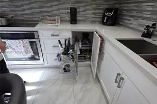 8544 NW 140th Terrace, Miami Lakes, FL 33016 - Photo 3