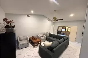 9601 NW 16th St, Pembroke Pines, FL 33024 - Photo 11