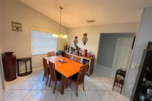 9601 NW 16th St, Pembroke Pines, FL 33024 - Photo 13