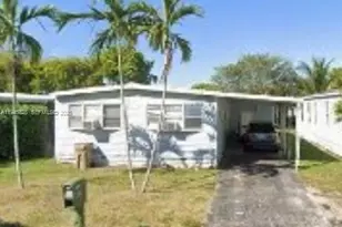 913 SW Sw 131st Way, Davie, FL 33325 - Photo 1