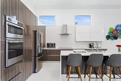 1499 Victoria Isle Dr, Weston, FL 33327 - Photo 9