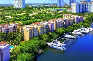 19555 E Country Club Dr, Aventura, FL 33180 - Photo 23