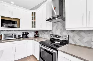 18071 Clear Brook Cir, Boca Raton, FL 33498 - Photo 7