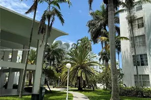 484 NW 165th St Rd, Miami, FL 33169 - Photo 3