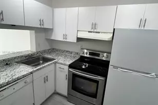 484 NW 165th St Rd, Miami, FL 33169 - Photo 9