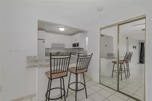 9150 Fontainebleau Blvd, Miami, FL 33172 - Photo 9