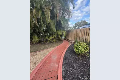 407 SE 4th Ter #407, Dania Beach, FL 33004 - Photo 7