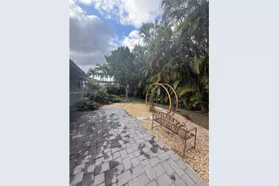 407 SE 4th Ter #407, Dania Beach, FL 33004 - Photo 9