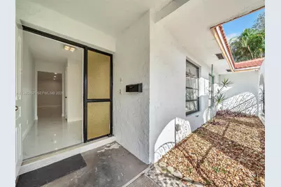 10251 NW 39th Ct, Coral Springs, FL 33065 - Photo 7