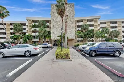 301 Golden Isles Dr #205, Hallandale Beach, FL 33009 - Photo 5