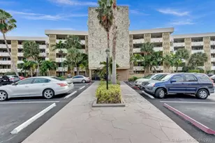 301 Golden Isles Dr, Hallandale Beach, FL 33009 - Photo 5